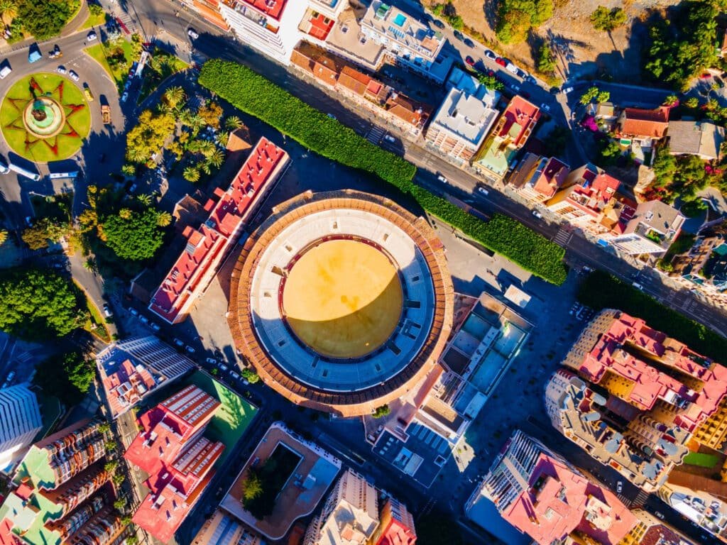 foto de la plaza de toros de Málaga. Conocer gente en Málaga