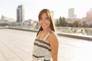 chica que busca encontrar pareja en Canarias