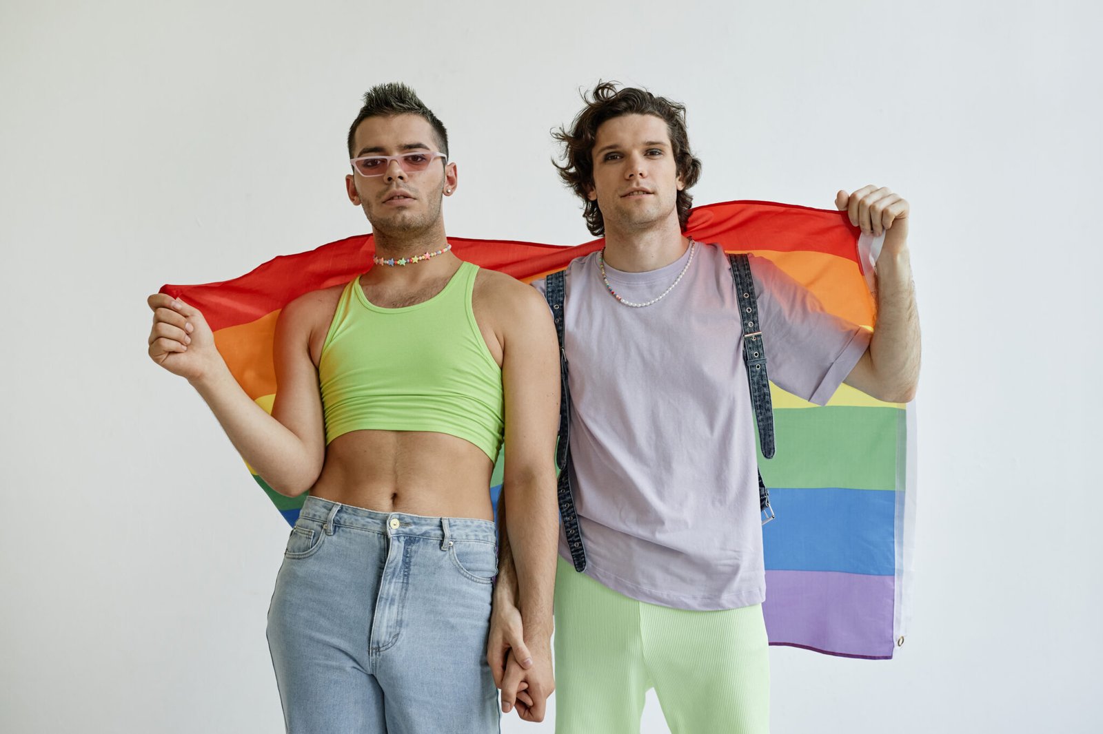 Chicos gays que se conocieron en chat chueca Sevilla