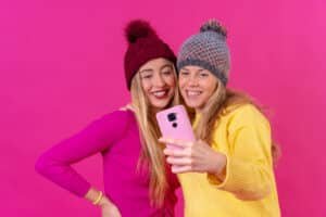En chats infinitos puedes Chatear con jovenes